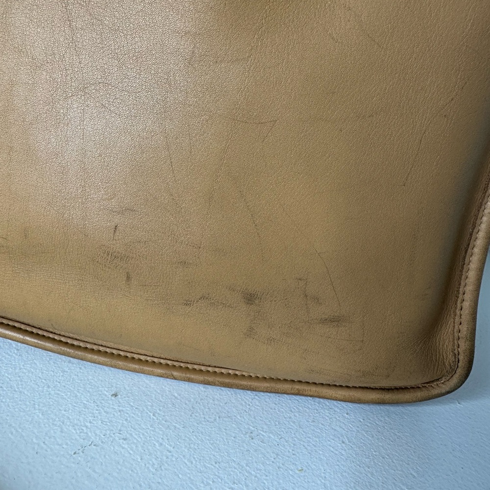 **SOLD**Vintage Coach 9966 Legacy Zip Camel Tan and Silver Nickel Hardware - Picture 4 of 16